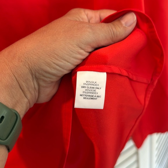 Trina Turk red silk blouse with bell sleeves. Size medium. - Picture 4 of 6